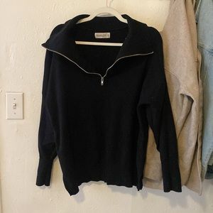 ABERCROMBIE OVERSIZED QUARTER ZIP SWEATER SIZE M